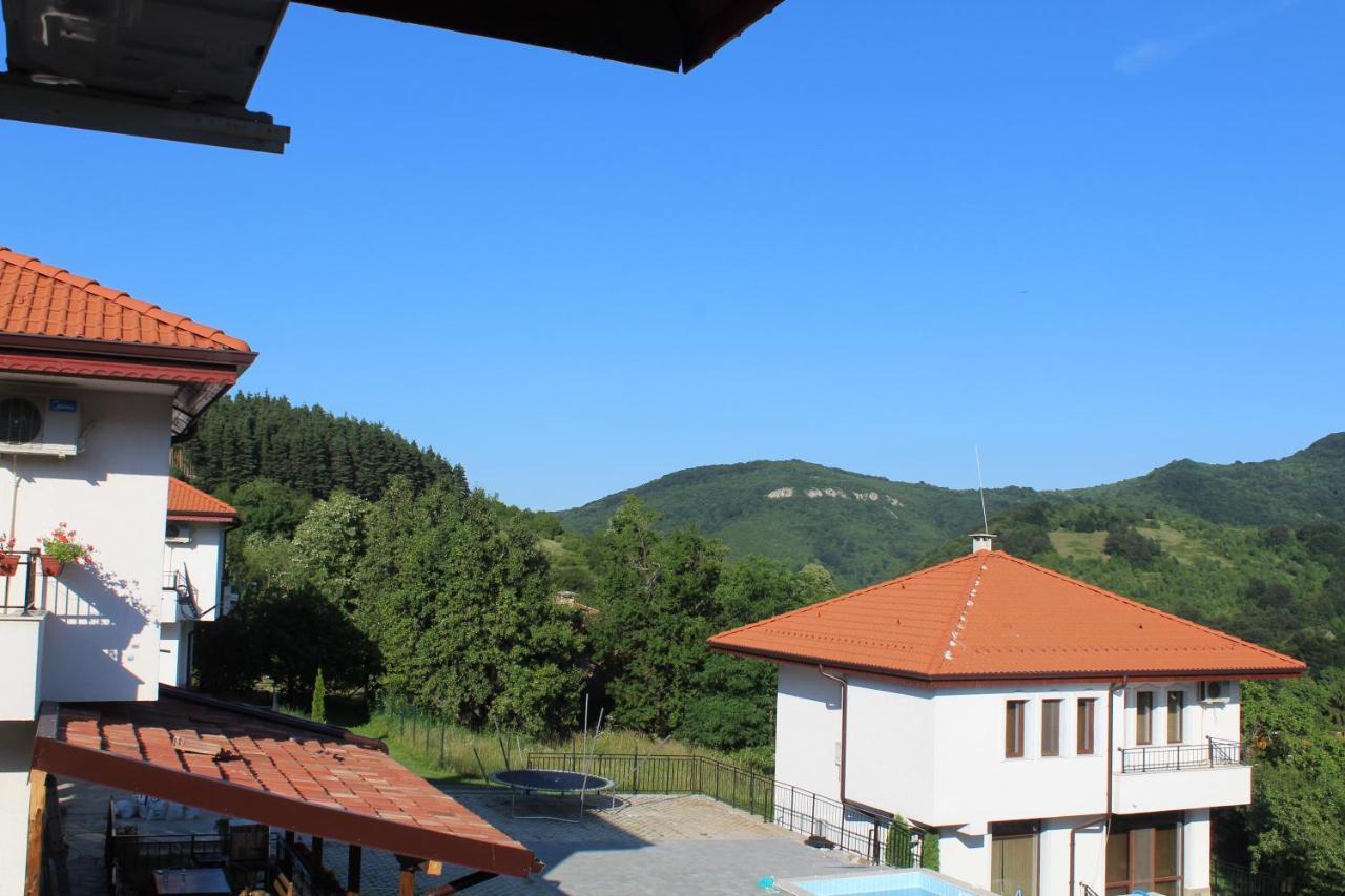 Бадевски Рай- Къща София Veliko Tărnovo Esterno foto